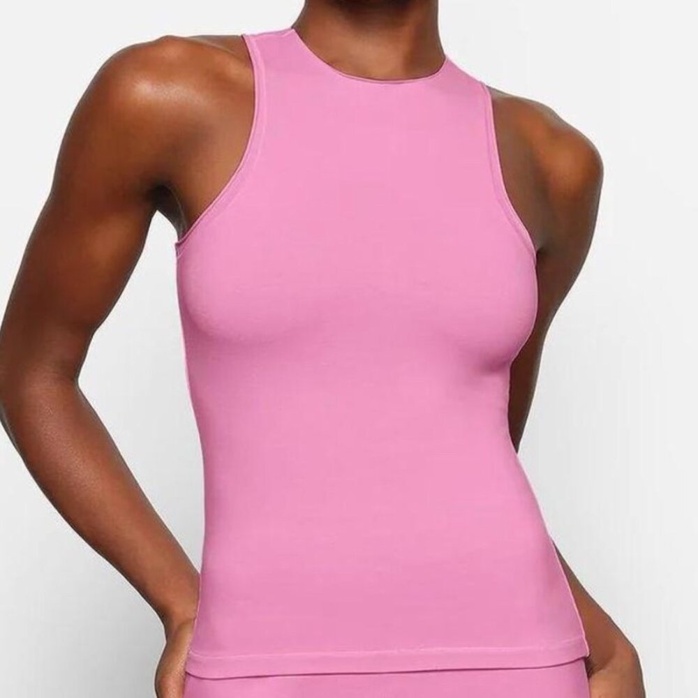 NWOT • SKIMS • OUTDOOR MOCK TANK • BUBBLEGUM PINK • STRETCH • SMALL + MEDIUM - Picture 2 of 2